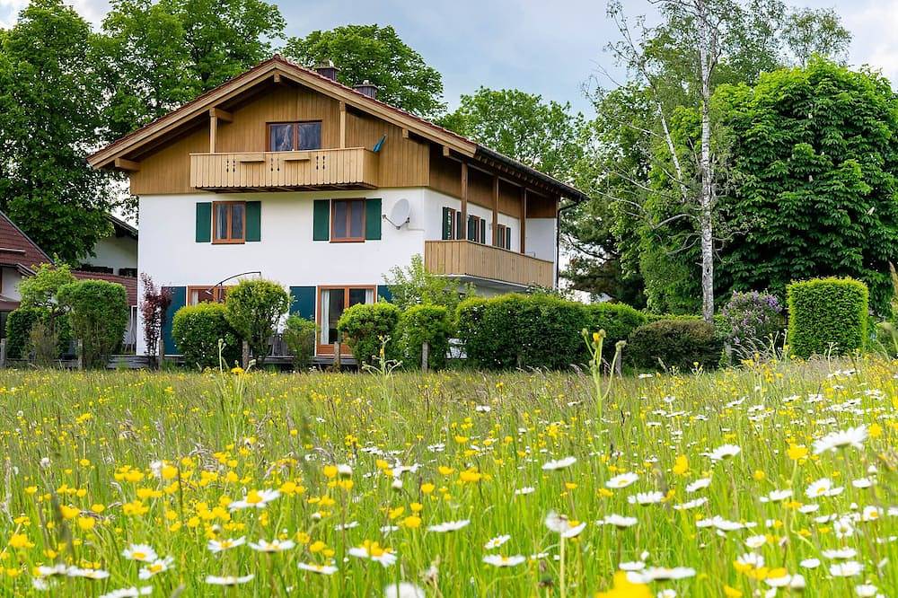 Ganze Wohnung, Birkeneck 1 (Dg), castle view dream holiday apartment in Neuschwanstein, Schwangau