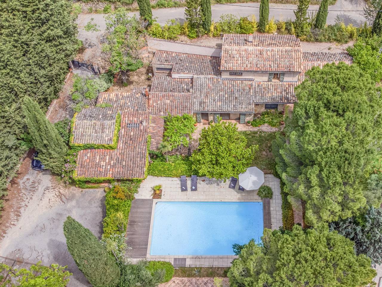 Charming stone house with airco and a large pool in Lorgues, Region de Draguignan