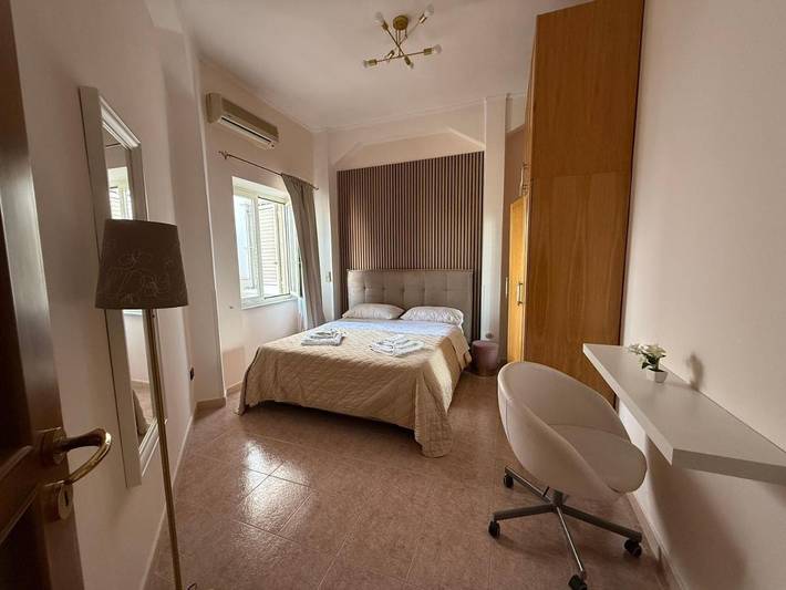 Vakantiehuis voor 5 personen, with terras and uitzicht op het meer as well as uitzicht in Napels