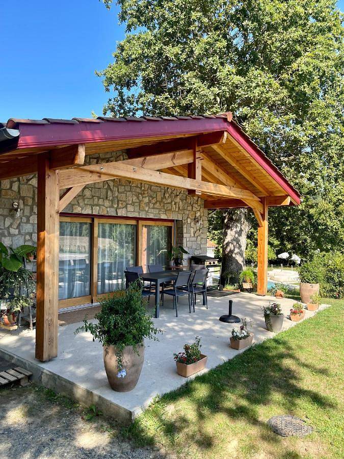 Location de vacances pour 4 personnes, avec piscine ainsi que jardin et vue, animaux acceptés à Larressore - 2