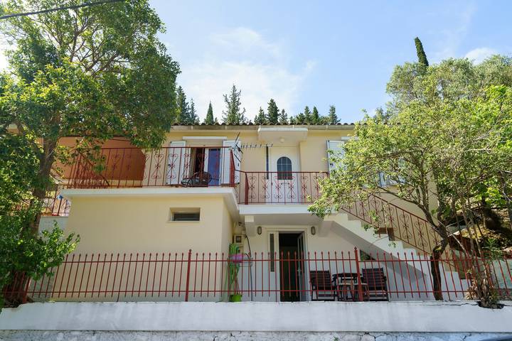 Ferienhaus „Studio Liana“ mit privater Terrasse, Wlan und Klimaanlage in Frikes, Ithaka