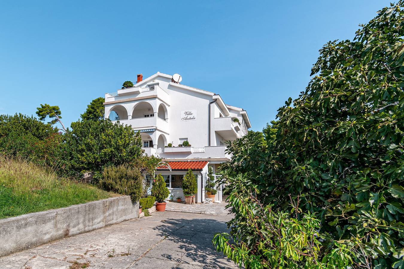 Ganze Wohnung, Studio Appartement mit Balkon und Meerblick Banjol, Rab -a in Banjol, Rab