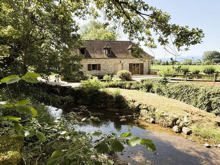 Gîte pour 8 personnes, avec jardin et terrasse