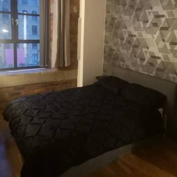 Holiday Apartment for 3 People in Bradford, West Yorkshire, Photo 1