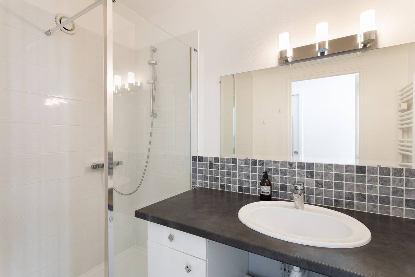 Apartamento entero, Cosy Mimosa - A 2min à pied de la plage in Dinard, Región de Saint-Malo