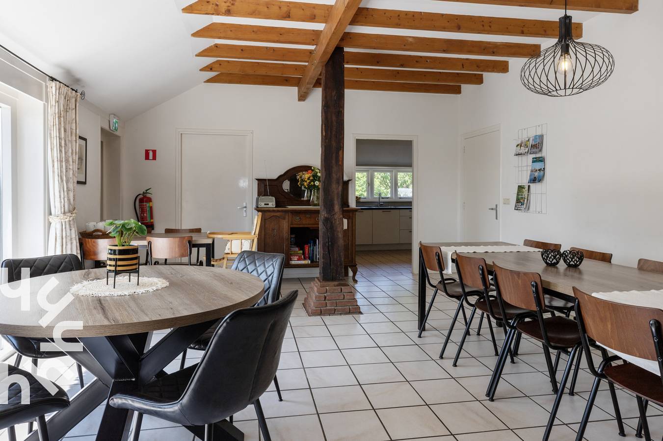 8 to 10 person House in the heart of Giethoorn with free Wifi. in Giethoorn, Parque Nacional Weerribben-Wieden