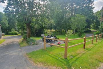 Gîte pour 6 personnes, avec jardin à Courlay