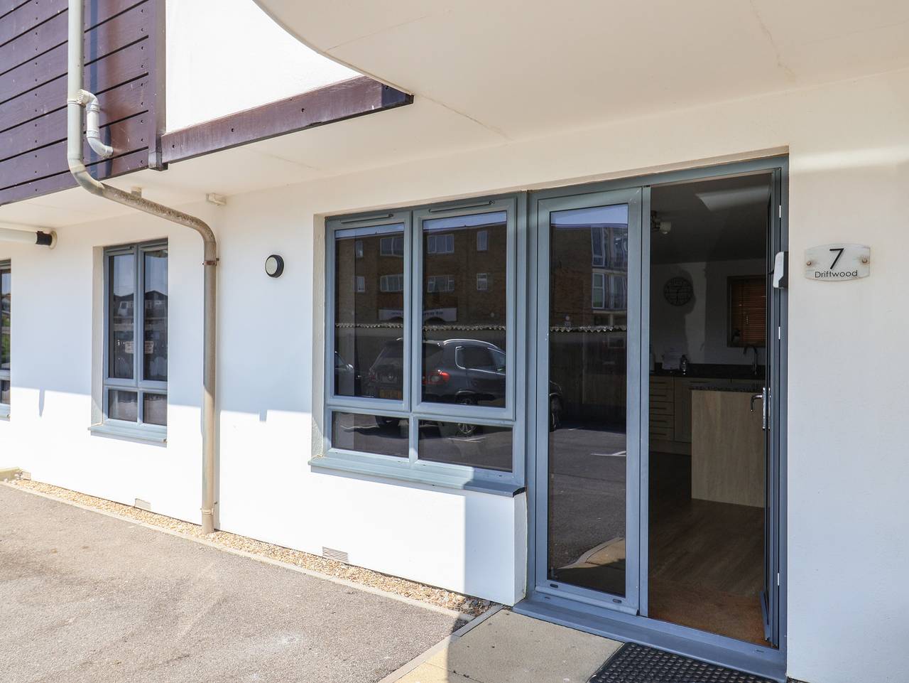 Entire apartment, Harbourwalk in West Bay, Dorset