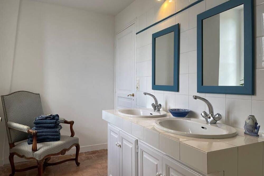 Domaine de Bel Ebat vous offre un cadre paisible et verdoyant (1h de Paris) in Paucourt, Région de Montargis