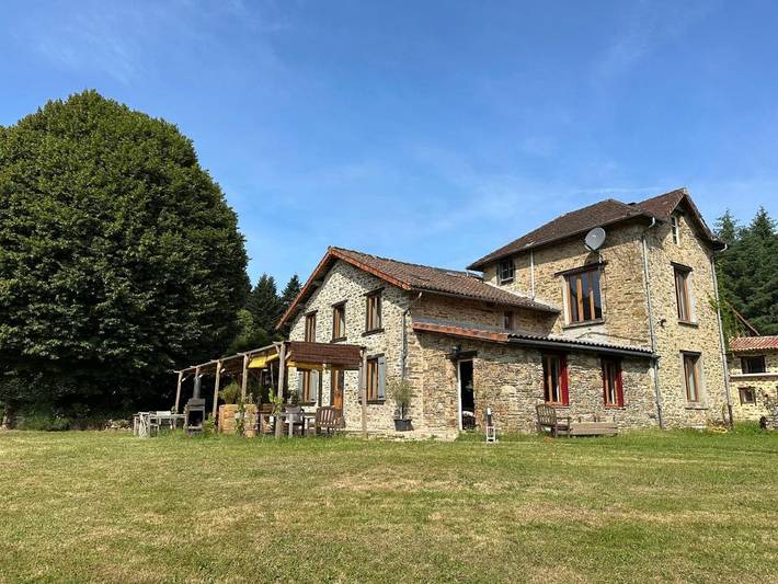 Station pour 4 personnes, avec Terrasse et Jardin ainsi que Piscine et Sauna à Pageas