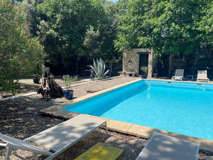 Location de vacances pour 6 personnes, avec jardin ainsi que vue et piscine à Arpaillargues-et-Aureillac - 3