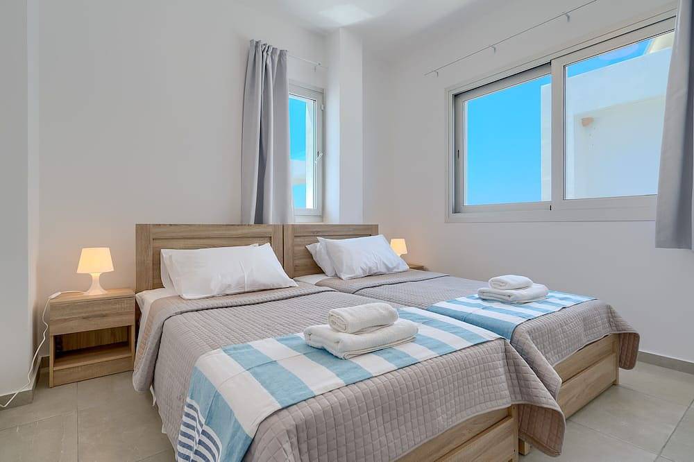 Coral Beach Villa 5 Schlafzimmer 5 Badezimmer 200 m von der Küste 700 m vom Coralia Beach entfernt in Peyia, Südzypern