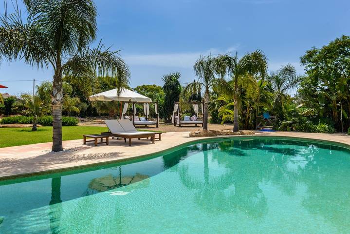 Casa de vacaciones para 8 personas, con jardín en Santa Eulària des Riu