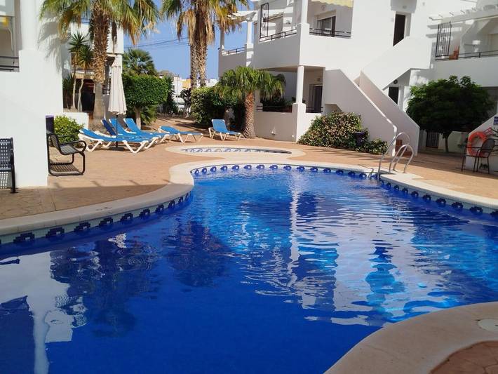 Apartamento de vacaciones para 7 personas, con jardín además de vistas y piscina, Familias con niños - 1