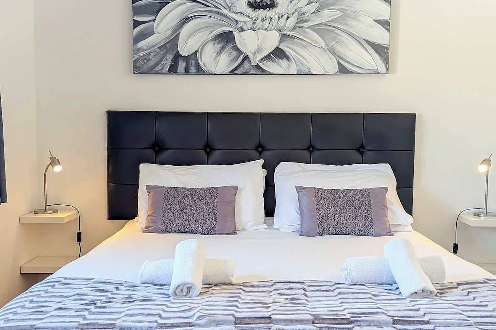 Entire apartment, Britannia Harbour View in Brighton Marina, Brighton