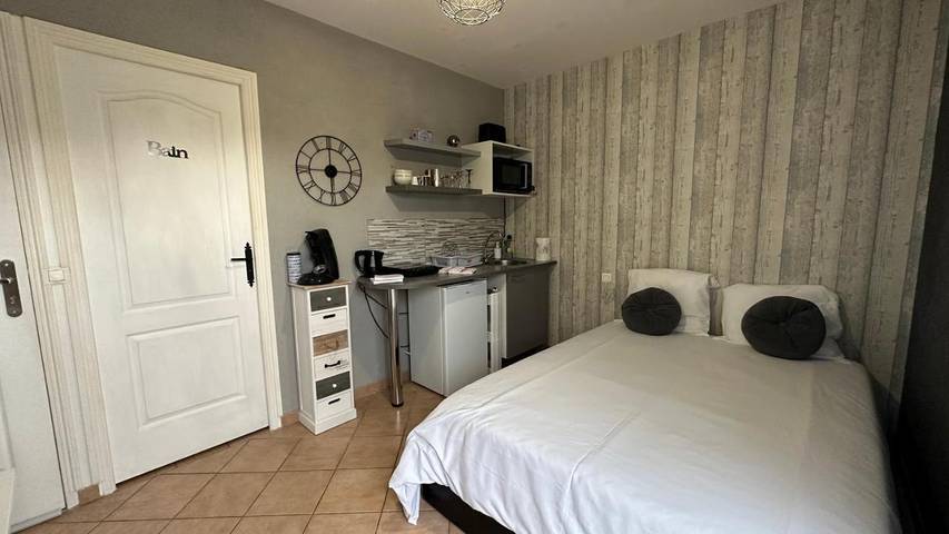 Location de vacances pour 2 personnes, avec piscine ainsi que jardin et jacuzzi à Vidauban - 2