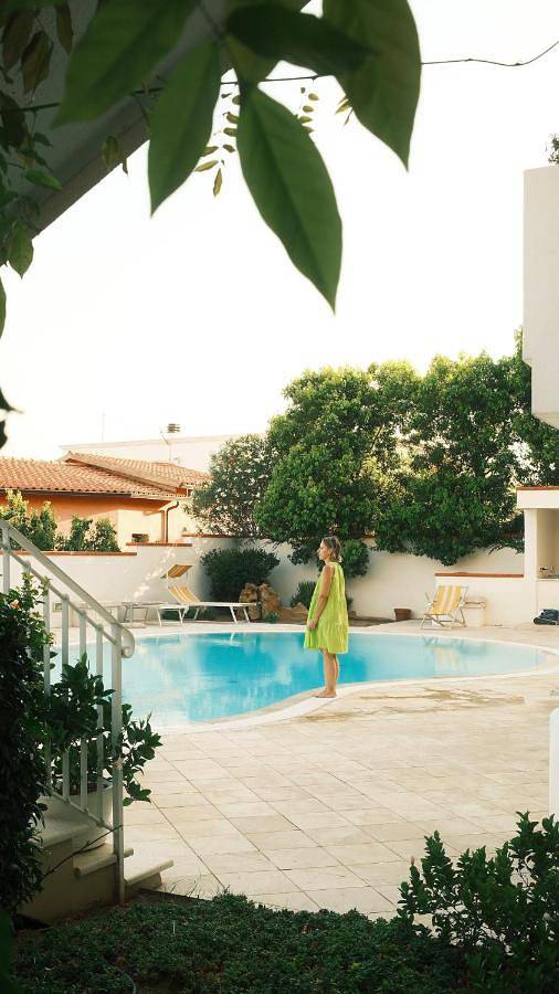 Apartahotel para 2 personas, con jardín y piscina en Cerdeña