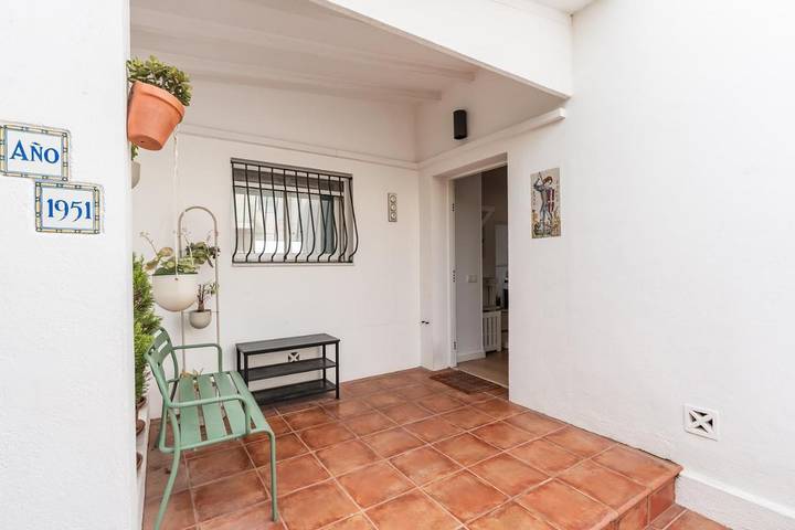 Chalet para 10 personas, con Terraza además de Jardín y Piscina en Bajo Llobregat - 2