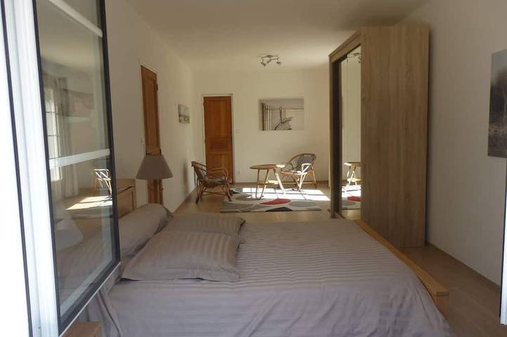 Location de vacances pour 3 personnes, avec terrasse et jardin dans Theix-Noyalo - 4