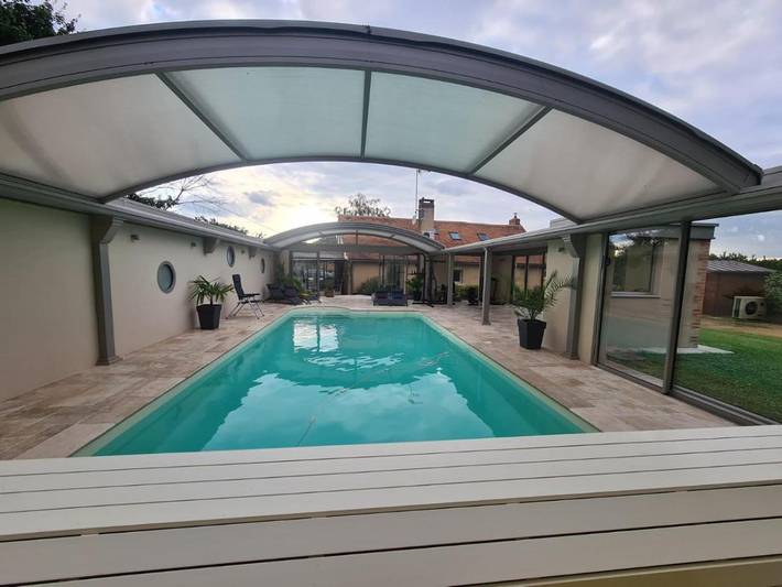 Location de vacances pour 10 personnes, avec bassin pour enfant et jardin ainsi que vue et piscine, animaux acceptés à Daumeray - 2