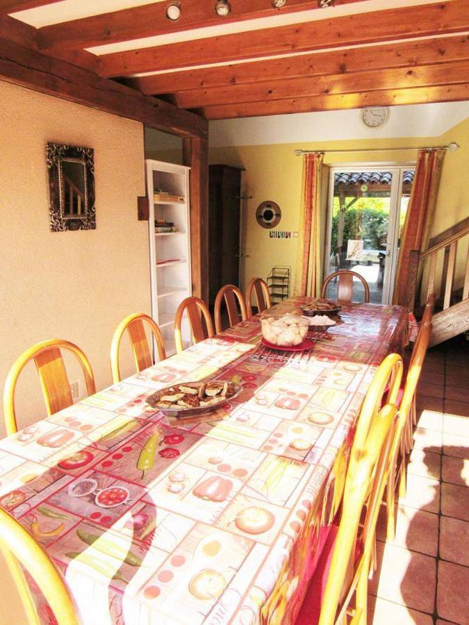 Location de vacances pour 12 personnes, avec jardin à Champagné-Saint-Hilaire - 2