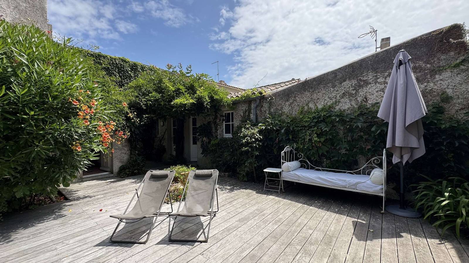 Appartement de vacances entier, Maison rétaise avec cour au cœur du village in La Couarde-sur-Mer, Île de Ré