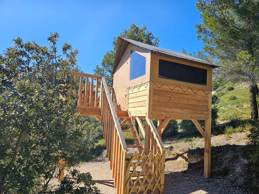 Camping Le Cézanne - Unique 2 personnes - Cabane "Sainte-Victoire" vue panoramique in Puyloubier, Région d'Aix-en-Provence