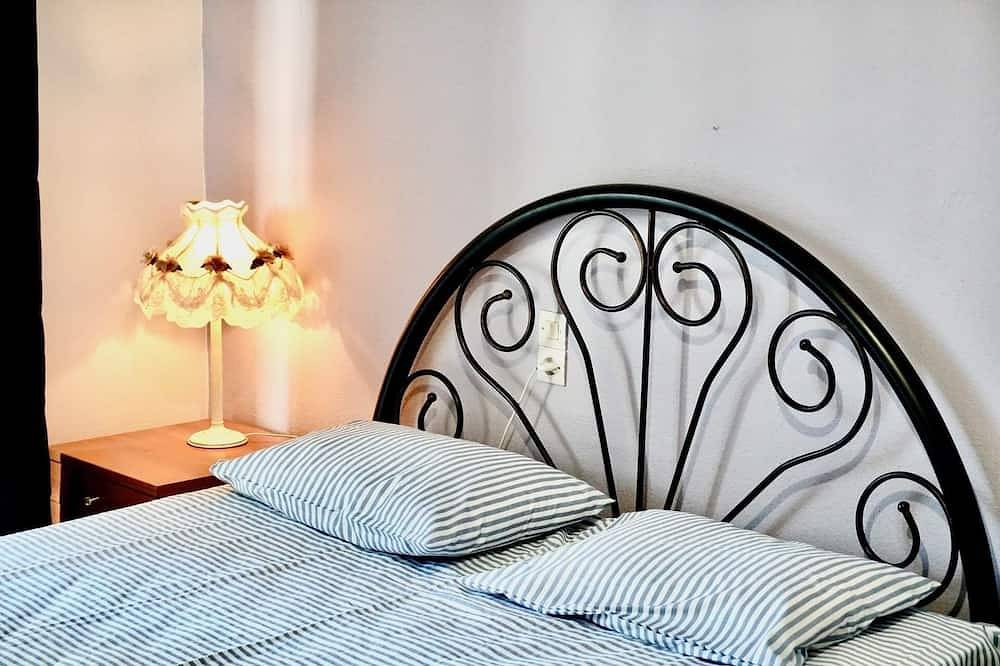 Ganze Wohnung, Cosy Volos Apartment With a View of Mount Pelion few Minutes From Port & Trains in Volos, Magnisia