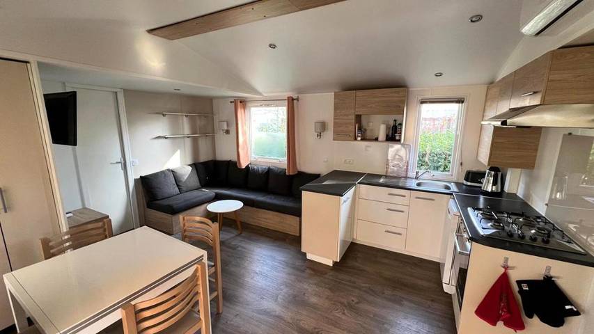 Location de vacances pour 6 personnes, avec piscine et jardin à Condrieu - 2