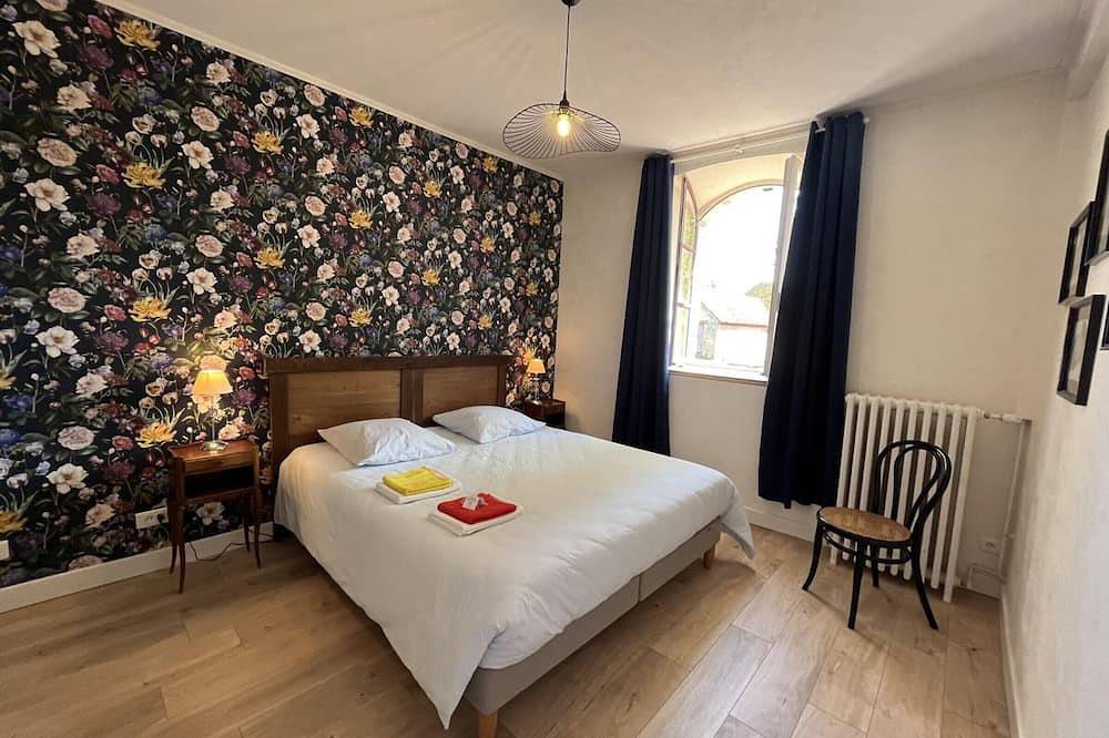 Charming Cottage: Golf, Garden, and Modern Amenities in the Heart of France in Lavault-Sainte-Anne, Montluçon region