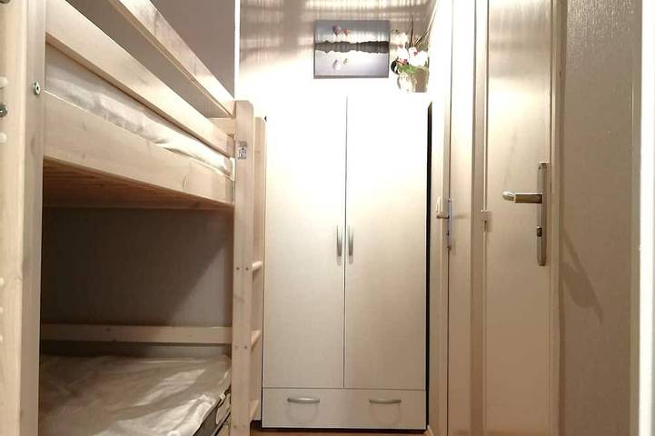 Appartement entier, Charmant T2, hypercentre, calme, terrasse, parking, commerces in Luchon-Superbagnères, Bagnères-de-Luchon