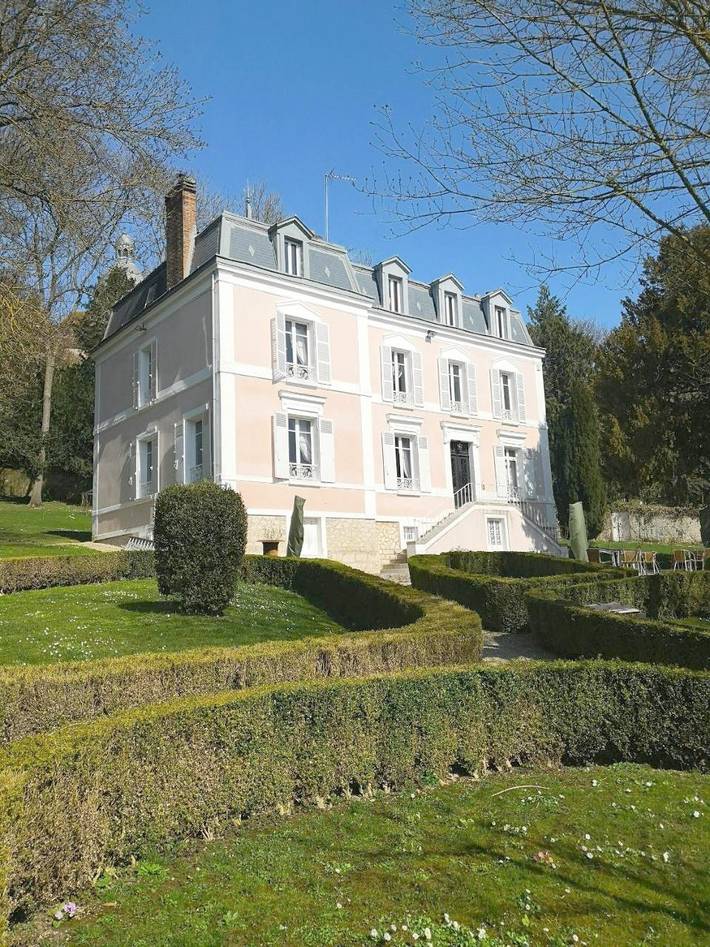 Location de vacances pour 2 personnes, avec Terrasse ainsi que Jardin et Vue à Provins