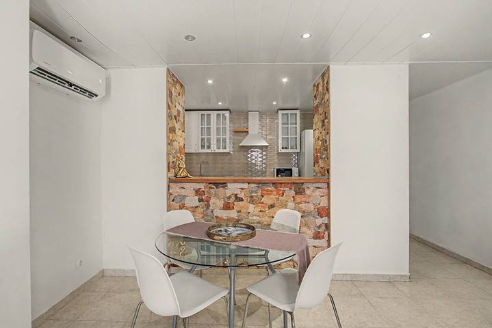 Appartement entier, Appartement de vacances 'By The Sea' à Los Cristianos, Wi-Fi et climatisation in Los Cristianos, Arona