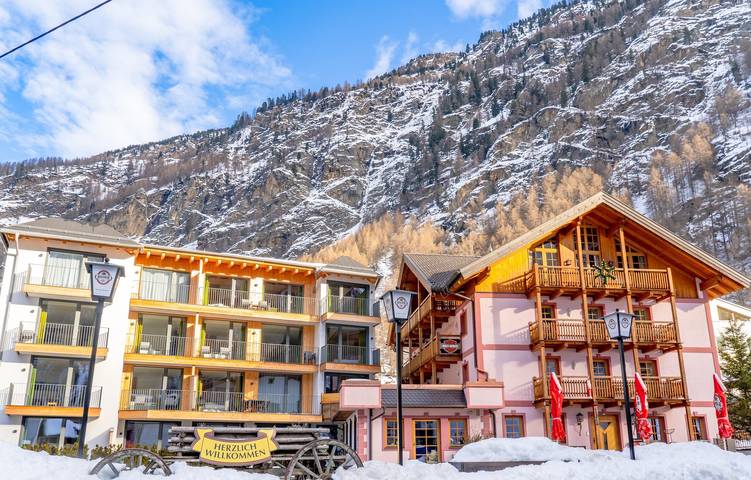 Hotel voor 6 personen, with Balkon and Terras as well as Sauna in Zwieselstein
