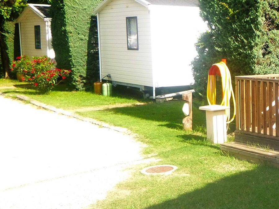 Flower Camping Les Paillotes en Ardeche - Mobilhome 7 personas - Mobil-home 30m² Confort (2camas - 5/7pers.) + Climatización + Terraza cubierta in Ruoms, Ardèche