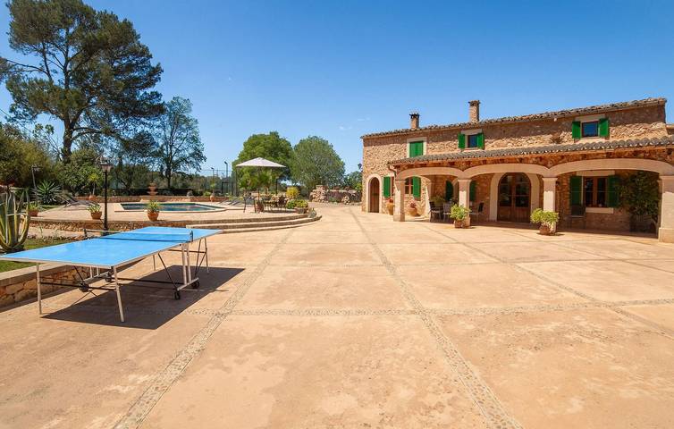 Sunny Terrace Apartment with Pool in Sencelles in Cas Canar, Sencelles