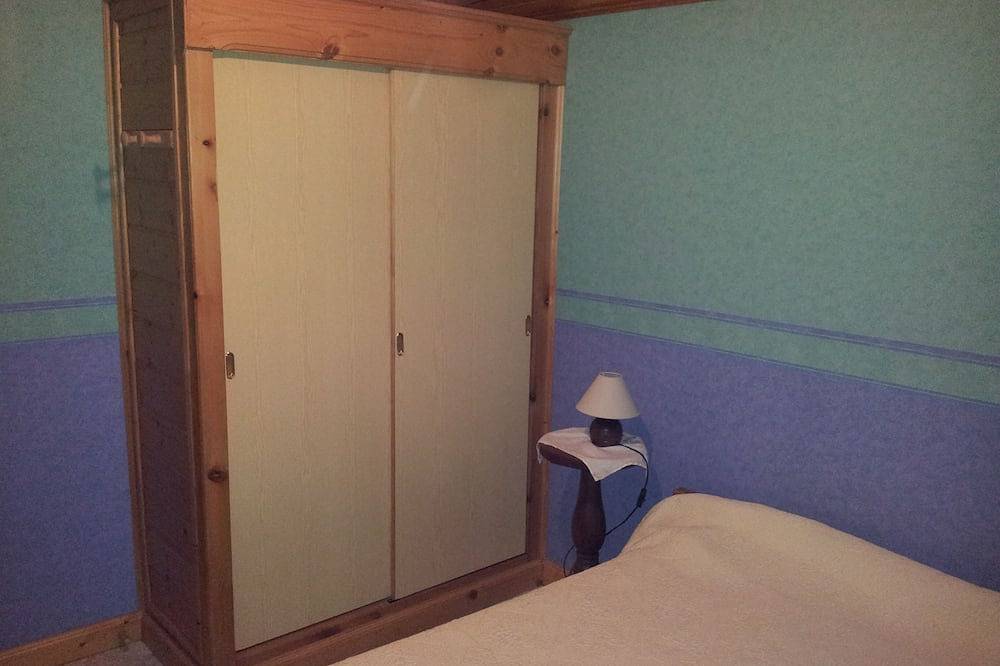 Entire apartment, 42 m2 apartment, ideal for a spa treatment in Brides or skiing in the 3 valleys. in Salins-les-Thermes, Les Trois Vallées