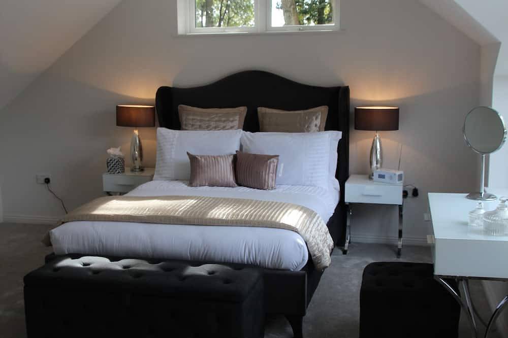 Open Plan Holiday Cottage Within Walking Distance Of Westbourne And Beach in Poole, South West England