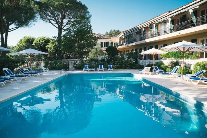 Hotel para 2 personas, con jardín además de piscina y vistas - 1