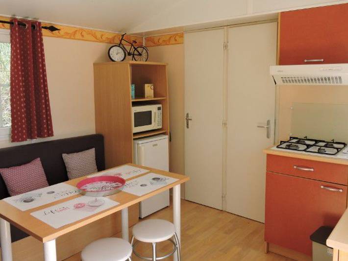 Camping pour 4 personnes, avec piscine et terrasse dans la Région de nyons - 2