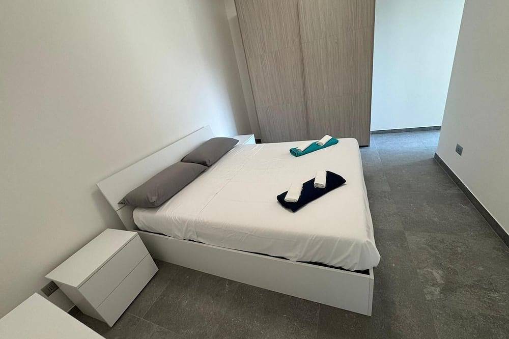 Entire apartment, Sea Urchin Apartment in Fiumicino, Rome Province