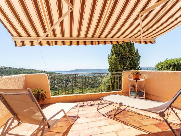 Ferienwohnung für 4 Personen, mit Terrasse in Grimaud
