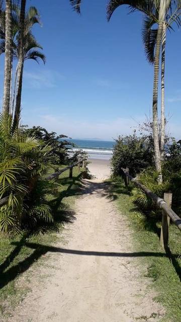 Location de vacances pour 15 personnes, avec jardin et piscine, animaux acceptés à Ubatuba