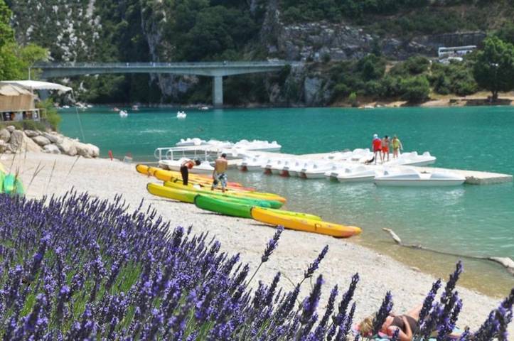 Camping pour 2 personnes, avec piscine ainsi que vue et jardin