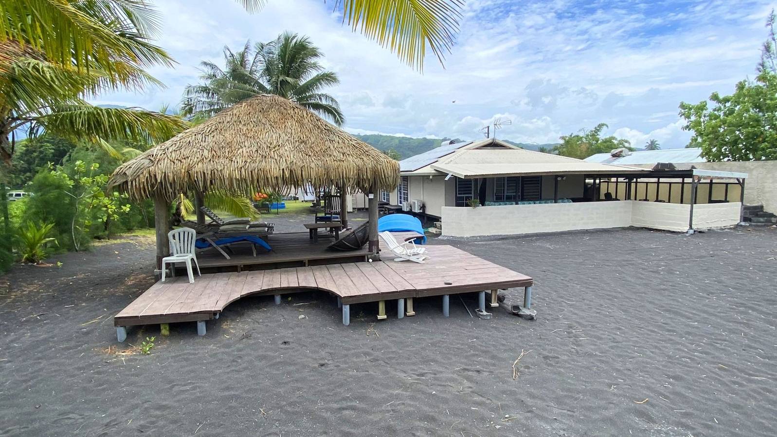 Tahiti - Taharuu Bungalow Surf Hoe in Papara, Tahiti