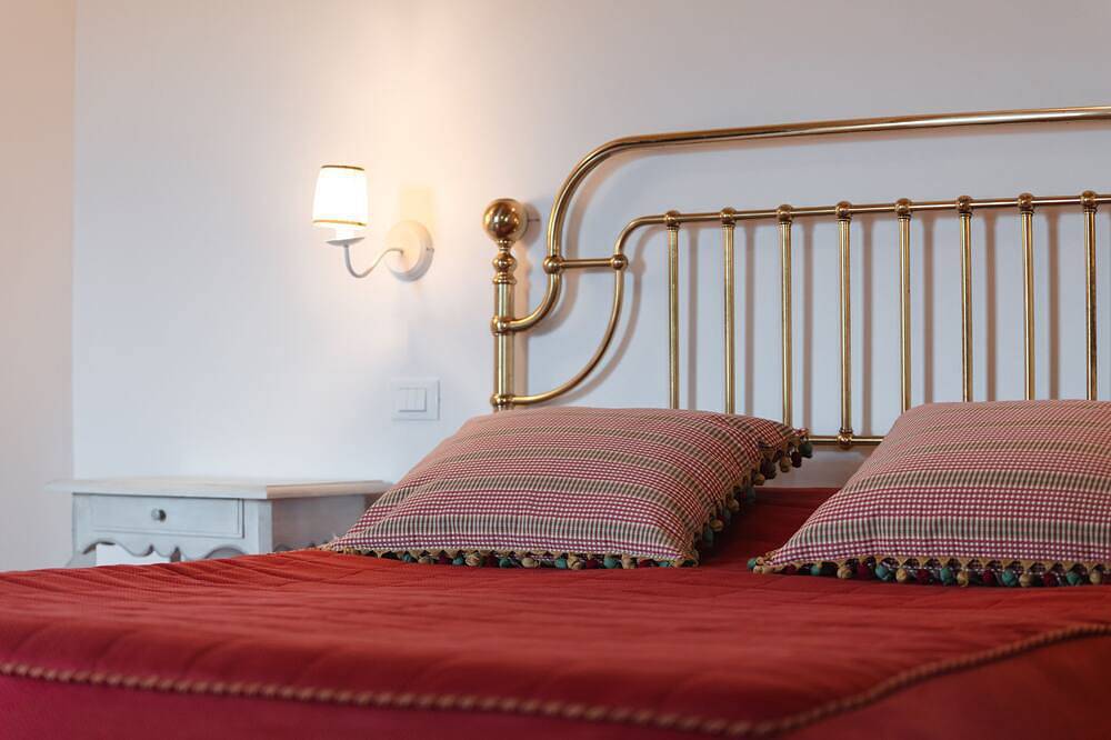 Geheel appartement, Lodge-Executive-Private Bathroom-Countryside view-Suite per 5 in Affi, Garda Bergen