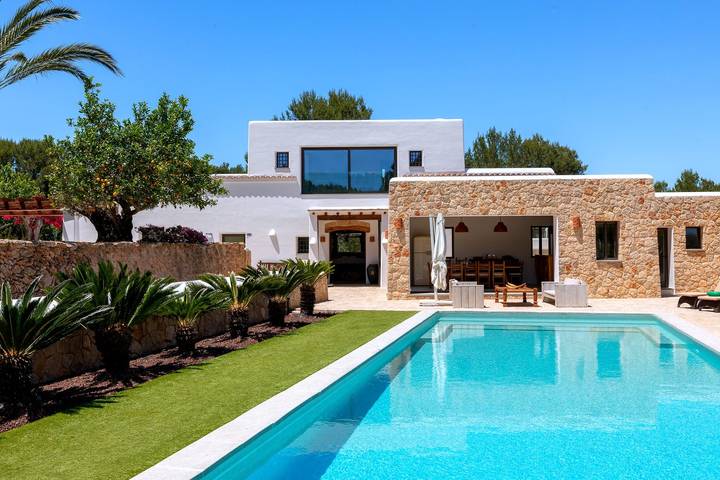Ferienhaus für 8 Personen, mit Pool und Terrasse sowie Garten in St Llorenc de Balafia