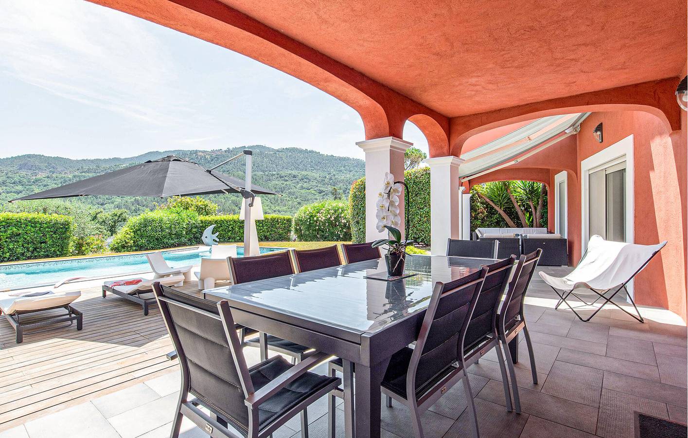 Geräumige Wohnung mit Pool, Parkplatz und WiFi in Les Adrets-de-l'Estérel, Massif de l'Esterel
