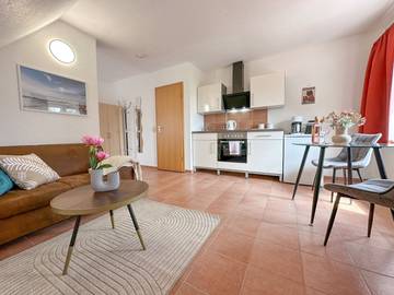 Ferienwohnung für 2 Personen, mit Garten und Seeblick auf Rügen