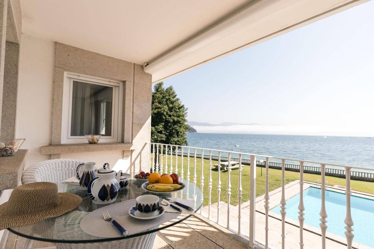 Five-Bedroom House in Praia de Chancelas (Poio), Poyo